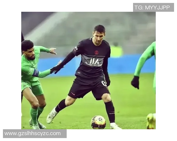 足球明星的光辉背后那些鲜为人知的缺陷与真实瞬间揭秘 足球明星的光辉背后那些鲜为人知的缺陷与真实瞬间揭秘