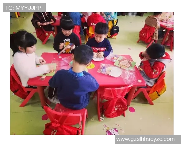 当足球明星邂逅爱情公寓的奇妙生活与甜蜜瞬间