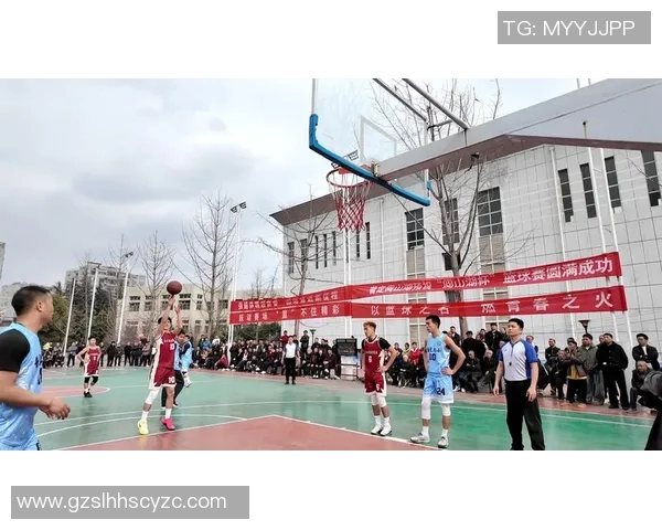 4月19日骑士对决劲敌展现篮球魅力与团队精神的精彩赛事 4月19日骑士对决劲敌展现篮球魅力与团队精神的精彩赛事