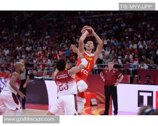 中国篮球界的帅气男星们展现风采与实力的完美结合